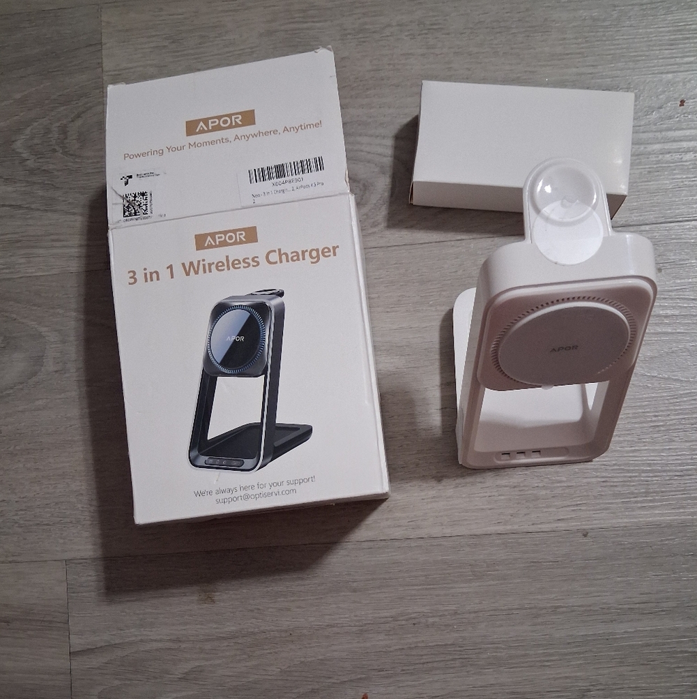 3-in-1 Wireless Charger On A Stand - White by APOR